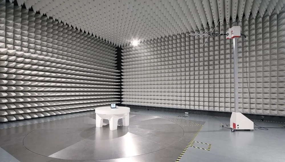 EMC test chamber with antenna mast and turntable